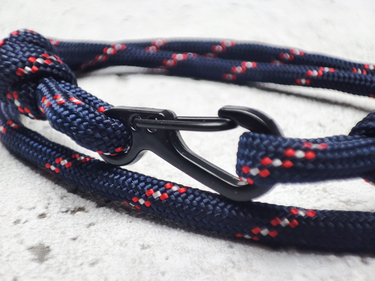 Armband mit Karabinerhaken