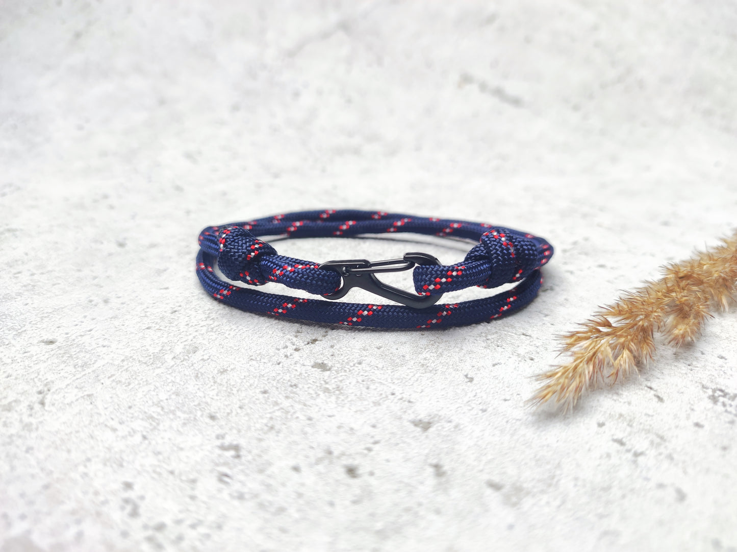 Armband mit Karabinerhaken
