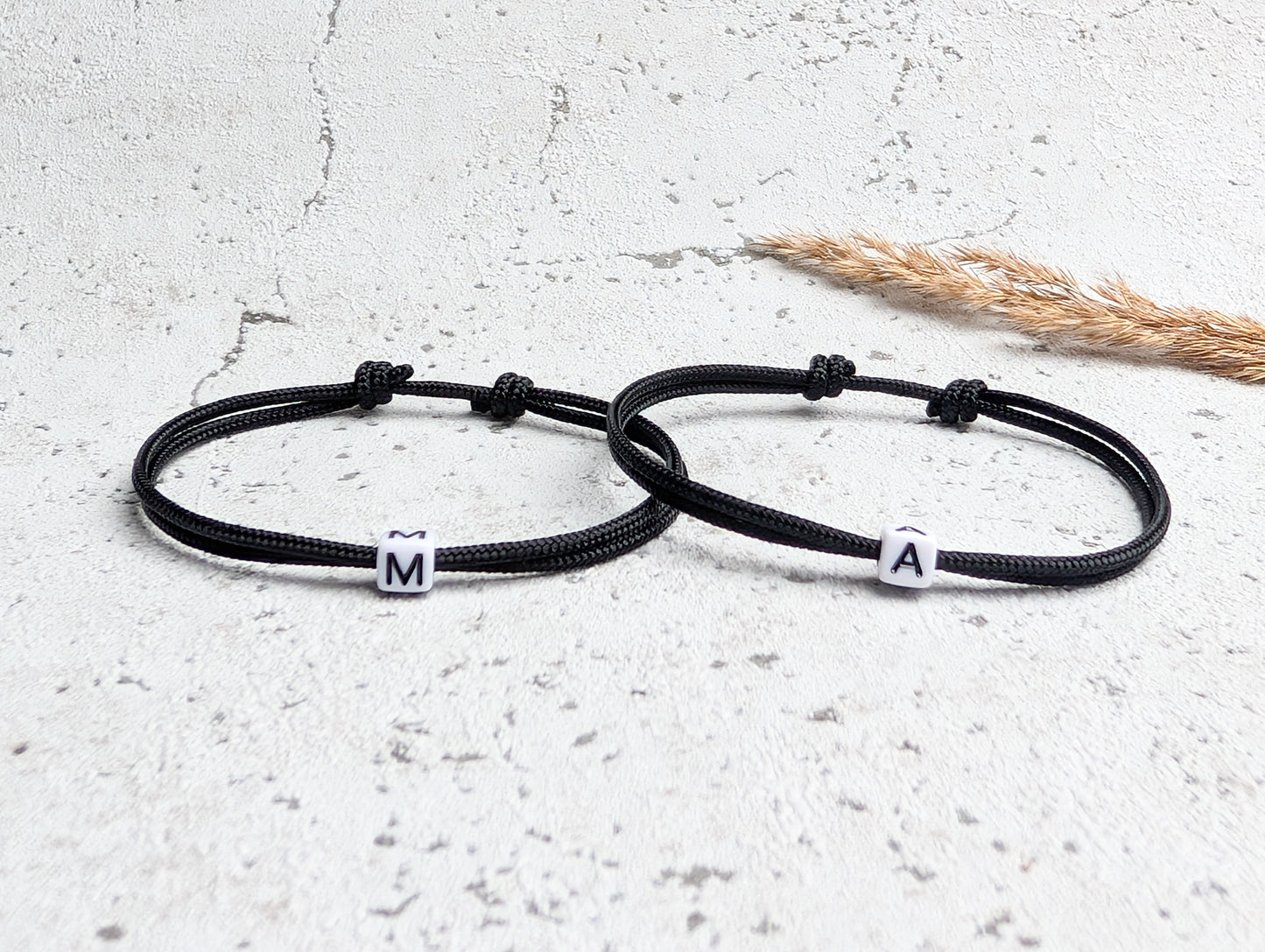 Armband mit Buchstabenperle Weiß (2er Set)
