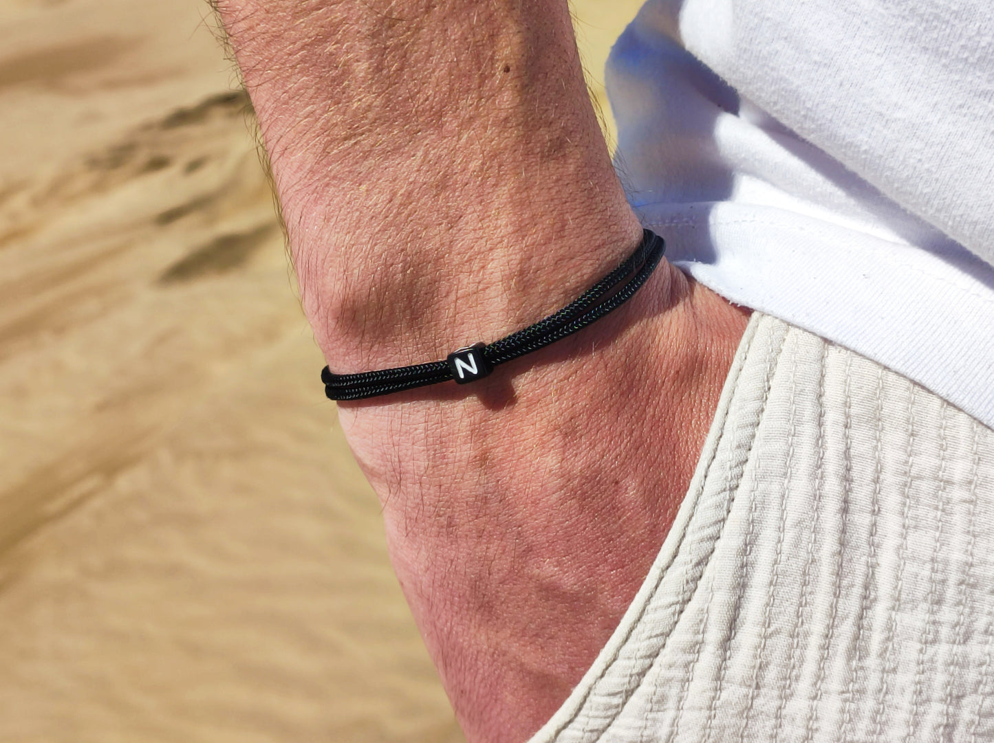 Armband mit Buchstabenperle Schwarz (2er Set)