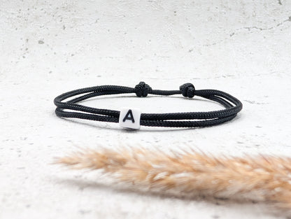 Armband mit Buchstabenperle Weiß