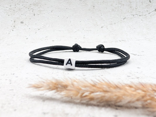 Armband mit Buchstabenperle Weiß